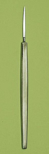 eye 2 - von Graefe knife